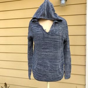 Levis women’s  hooded sweater Sz M.